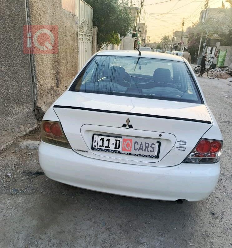 میتسوبیشی لانسەر